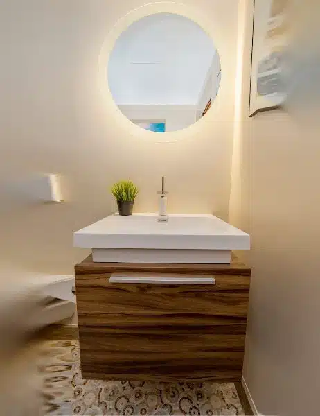 Circular LED Mirror with Soft Ambient Glow – Modern Bathroom Mirror