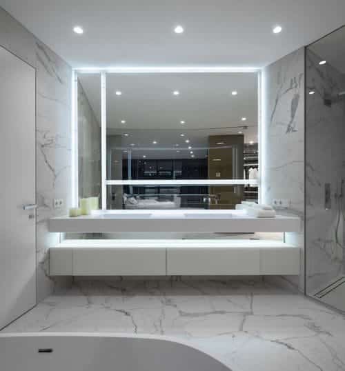 bathroom light mirror 500x538 1