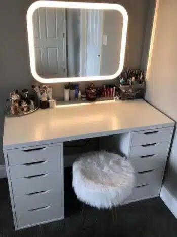 makeup light mirror 500x625 1